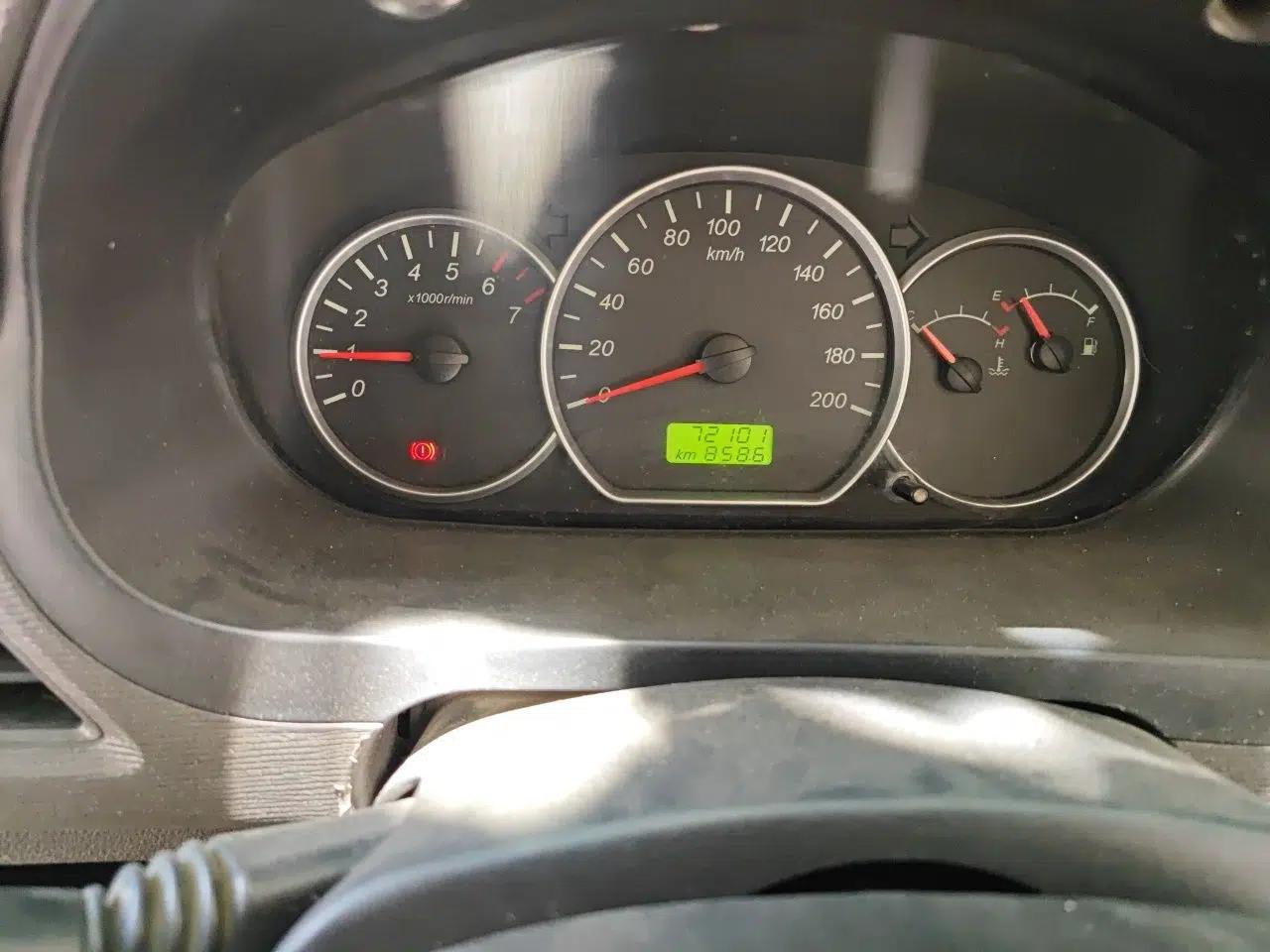Wuling Hongguang 2015 1.2L S Base Model China V Standard — миниатюра 12