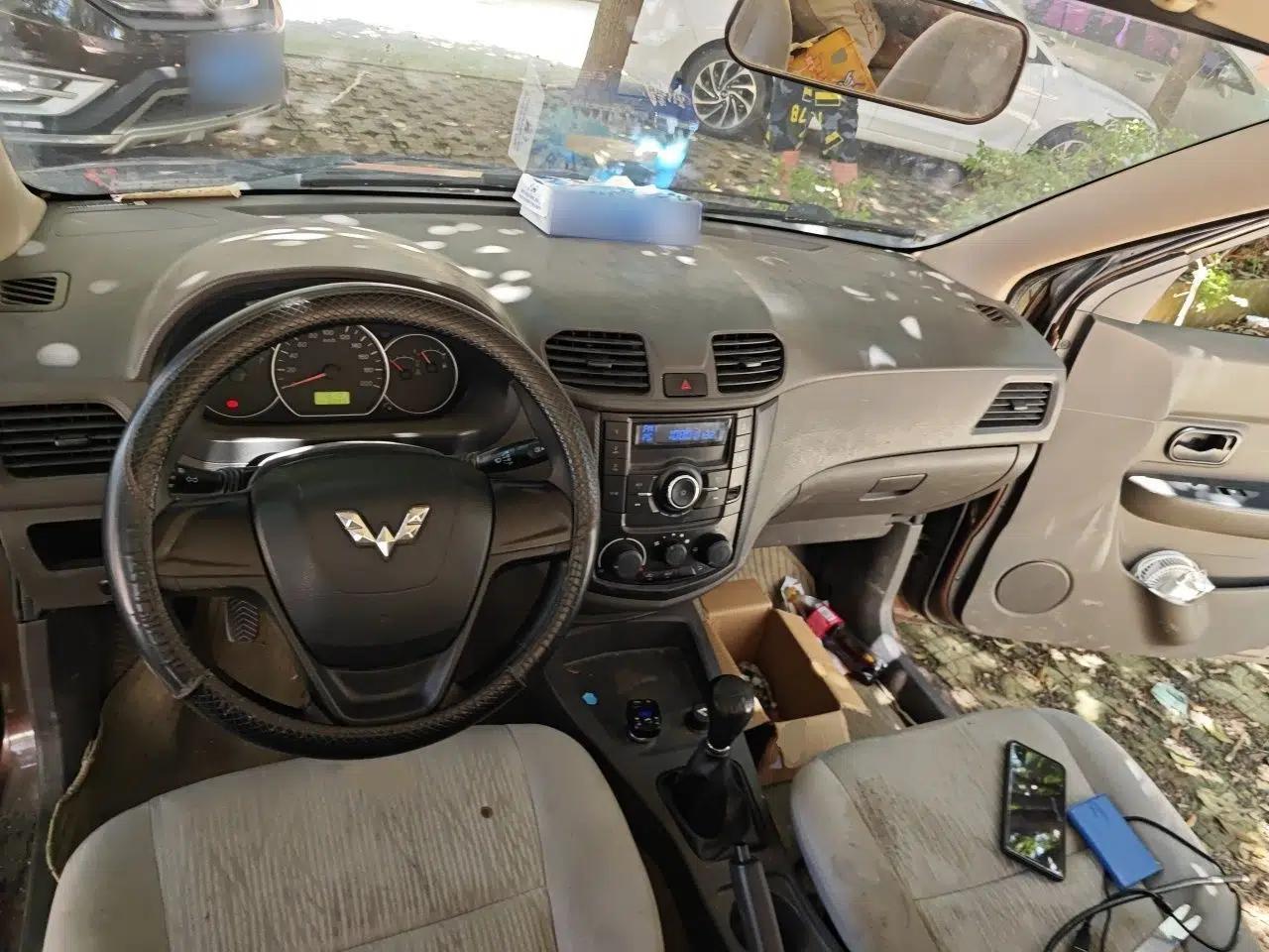 Wuling Hongguang 2015 1.2L S Base Model China V Standard — миниатюра 9