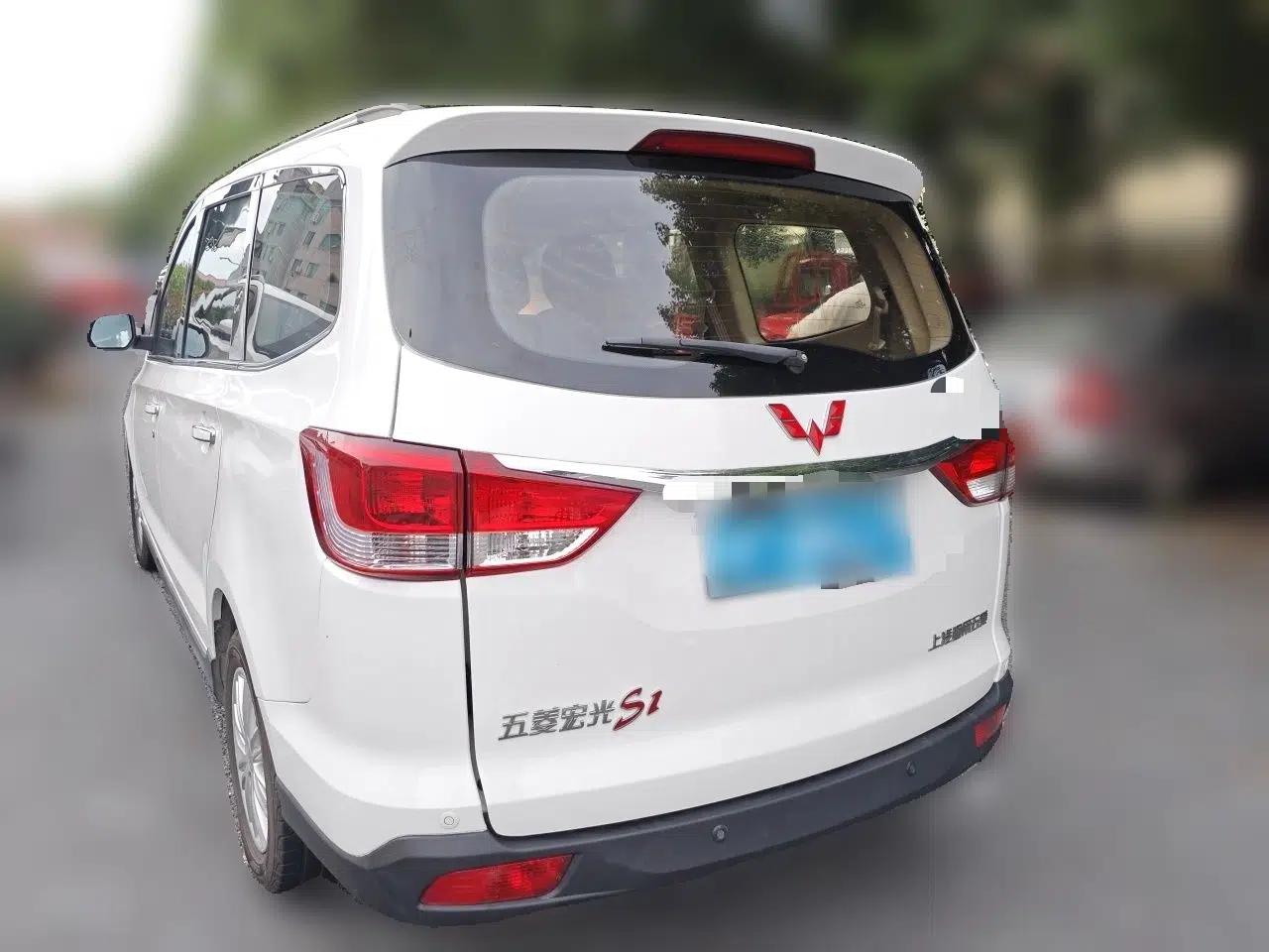 Wuling Hongguang 2015 1.5L S1 Luxury National Emission Standard V — миниатюра 4