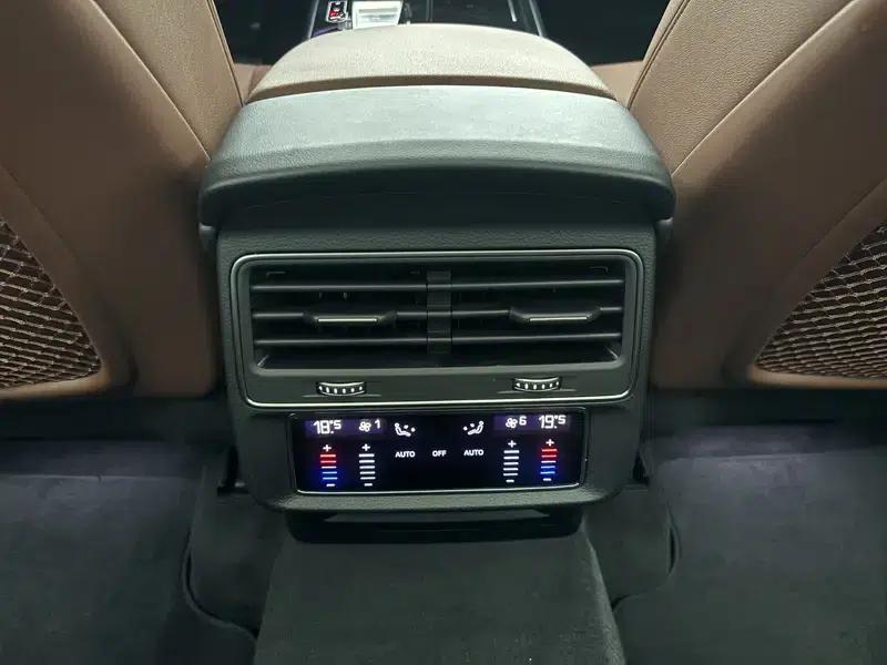 Audi Q7 2024 55 TFSI quattro S line Sport — миниатюра 12