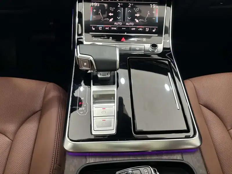 Audi Q7 2024 55 TFSI quattro S line Sport — миниатюра 24