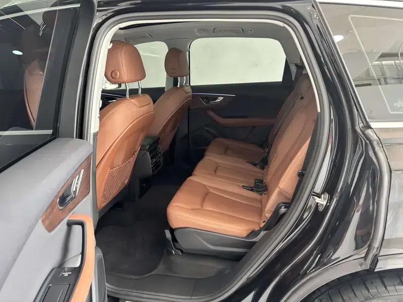Audi Q7 2024 55 TFSI quattro S line Sport — миниатюра 28