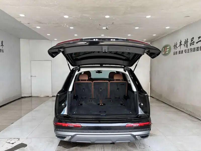 Audi Q7 2024 55 TFSI quattro S line Sport — миниатюра 32