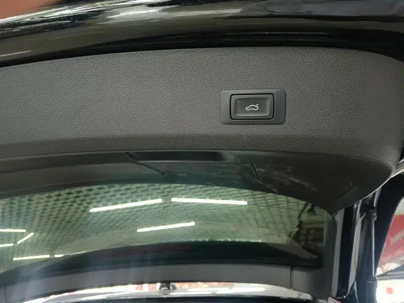 Audi Q7 2015 3.0T Automatic AWD 7-Seater Parallel Import — миниатюра 3