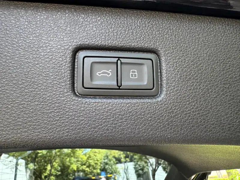 Audi Q7 2023 55 TFSI quattro S line Sport — миниатюра 9