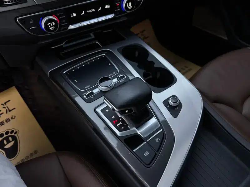 Audi Q7 2019 45 TFSI S line Sport — миниатюра 24