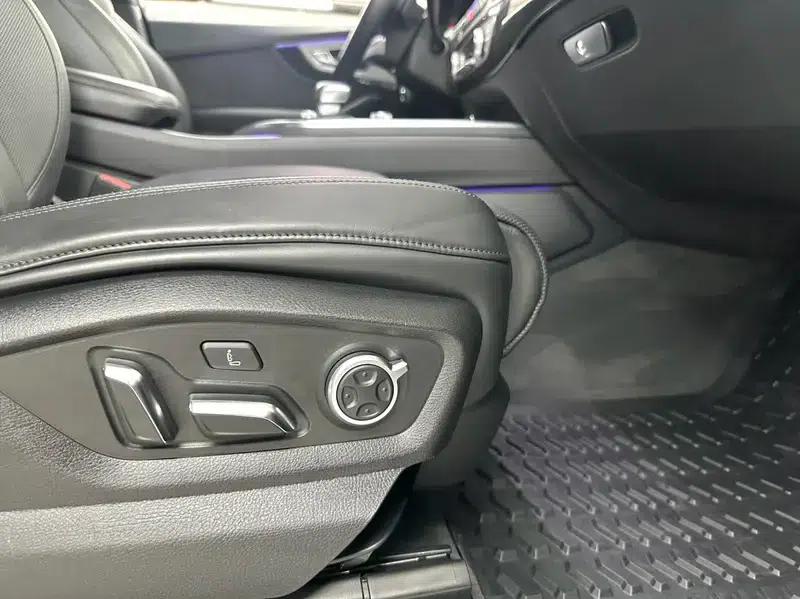Audi Q7 2018 3.0T Automatic AWD 7-Seater Parallel Import — миниатюра 39