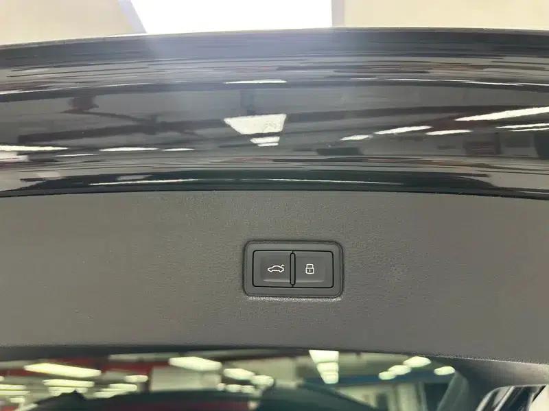 Audi Q7 2018 3.0T Automatic AWD 7-Seater Parallel Import — миниатюра 41