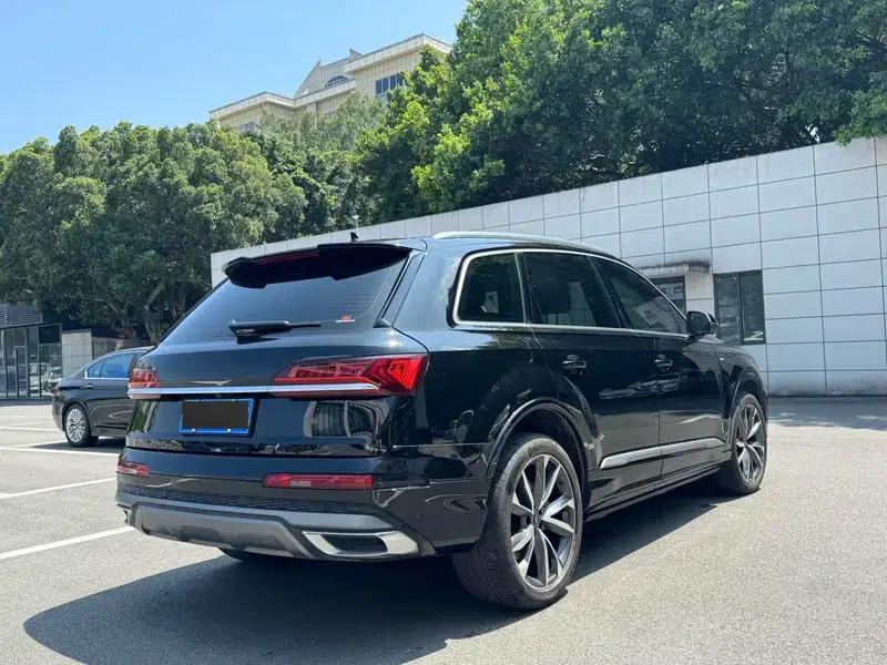 Audi Q7 2023 55 TFSI quattro S line Sport — миниатюра 4