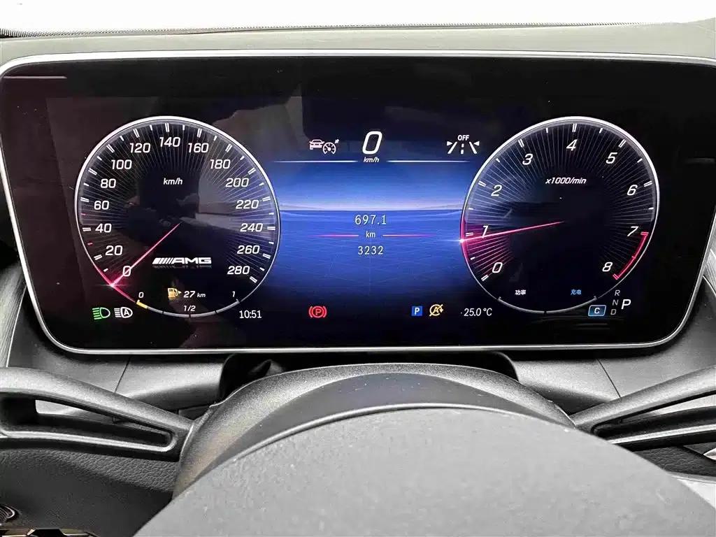 Mercedes-Benz GLC Coupe AMG 2024 Model AMG GLC 43 4MATIC Coupe SUV — миниатюра 11