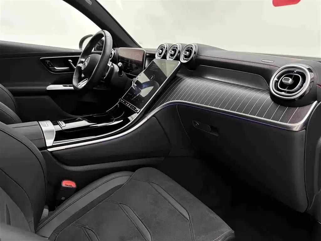 Mercedes-Benz GLC Coupe AMG 2024 Model AMG GLC 43 4MATIC Coupe SUV — миниатюра 17