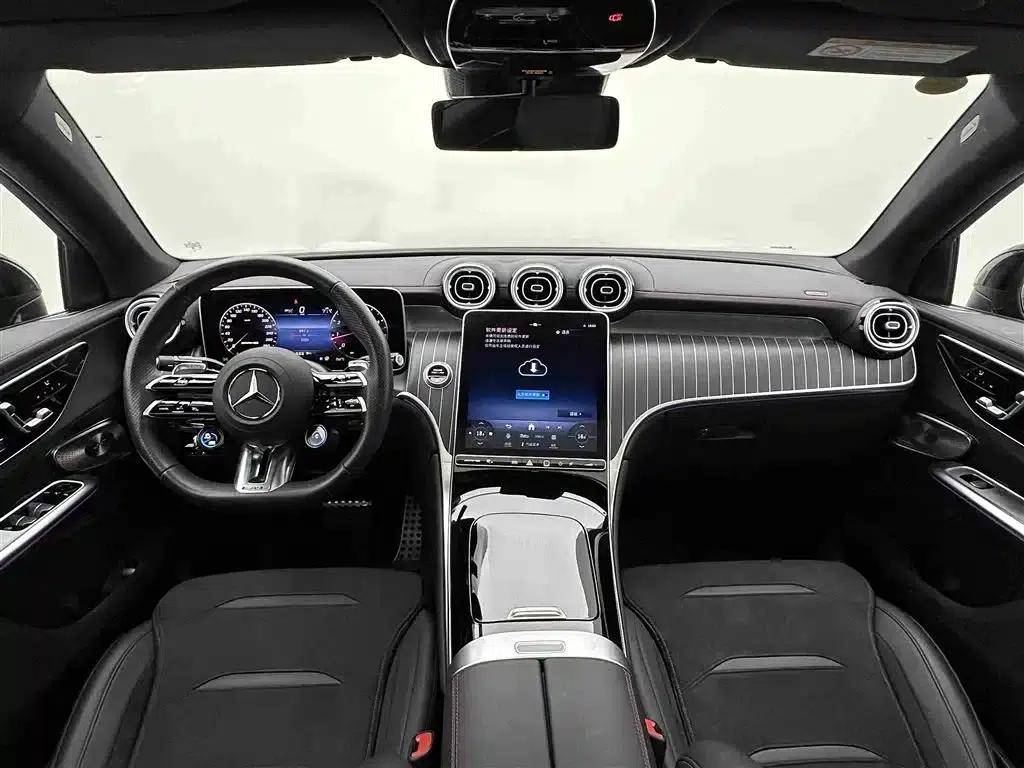 Mercedes-Benz GLC Coupe AMG 2024 Model AMG GLC 43 4MATIC Coupe SUV — миниатюра 18