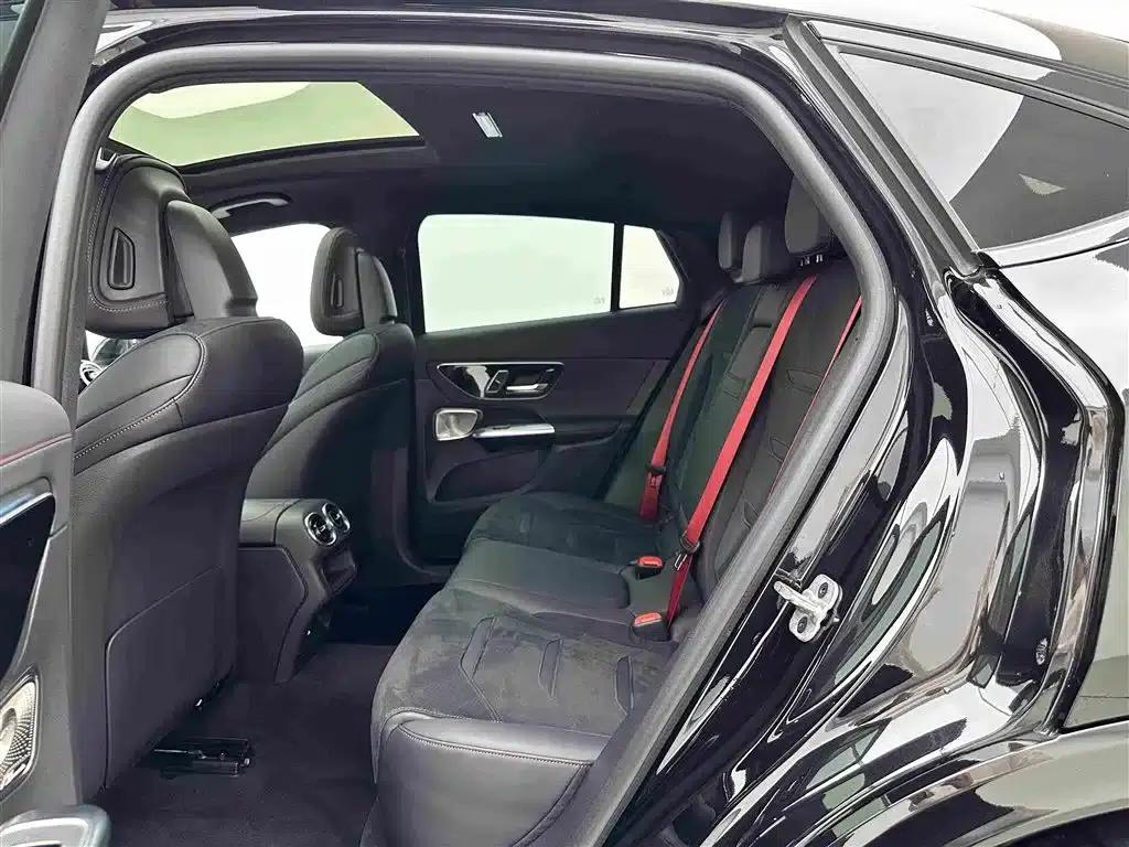 Mercedes-Benz GLC Coupe AMG 2024 Model AMG GLC 43 4MATIC Coupe SUV — миниатюра 20