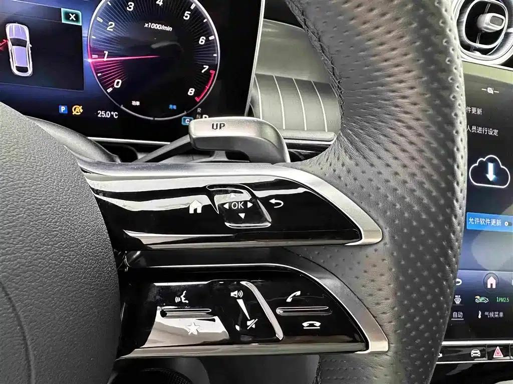 Mercedes-Benz GLC Coupe AMG 2024 Model AMG GLC 43 4MATIC Coupe SUV — миниатюра 24