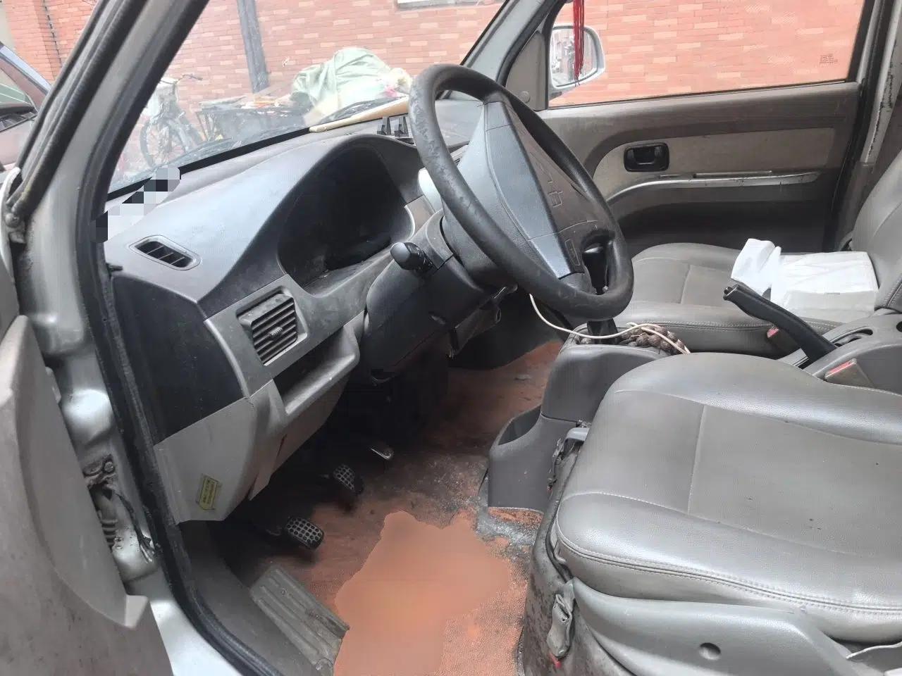 Wuling Rongguang 2011 1.2L Comfort Model — миниатюра 15
