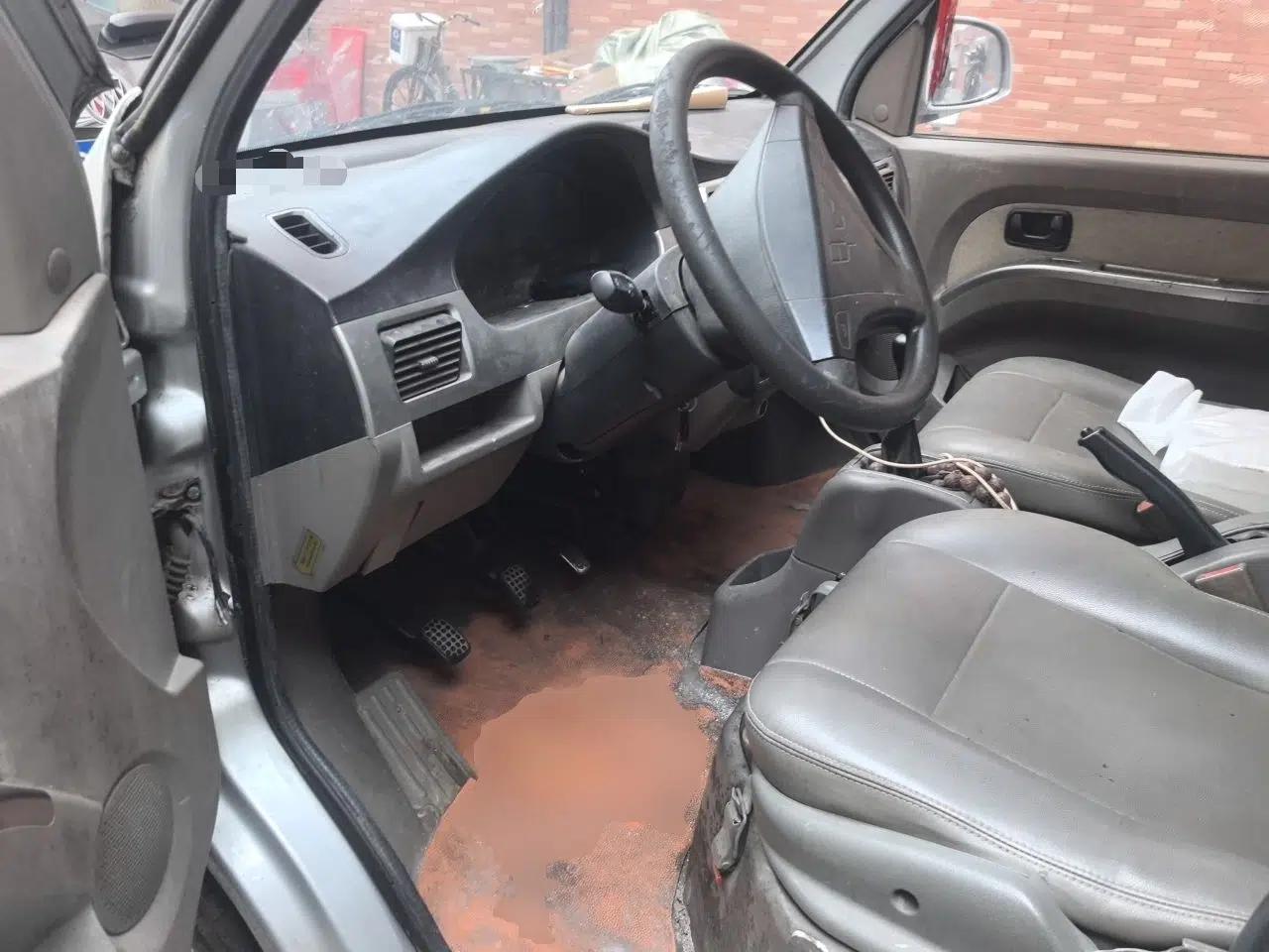 Wuling Rongguang 2011 1.2L Comfort Model — миниатюра 16