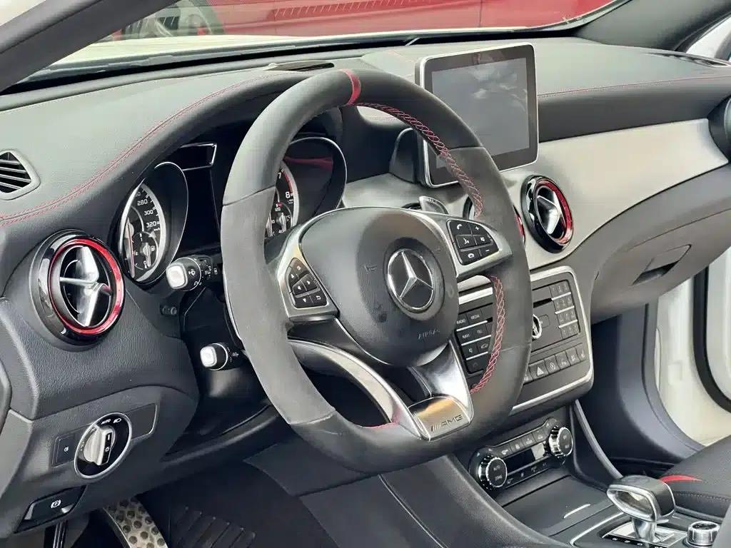 2016 Mercedes-Benz GLA AMG 45 4MATIC — миниатюра 16