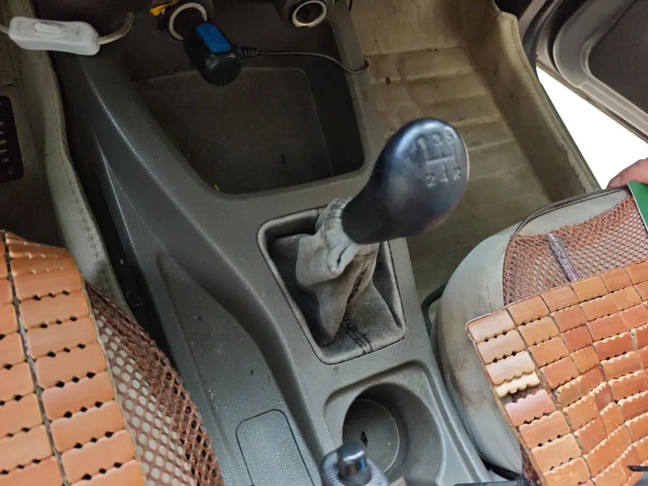 Wuling Rongguang V 2015 1.5L Practical Version — миниатюра 14