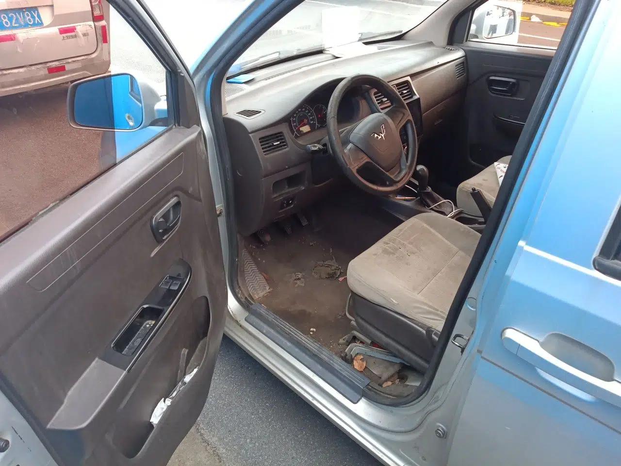 Wuling Rongguang V 2015 1.5L Base Version — миниатюра 16