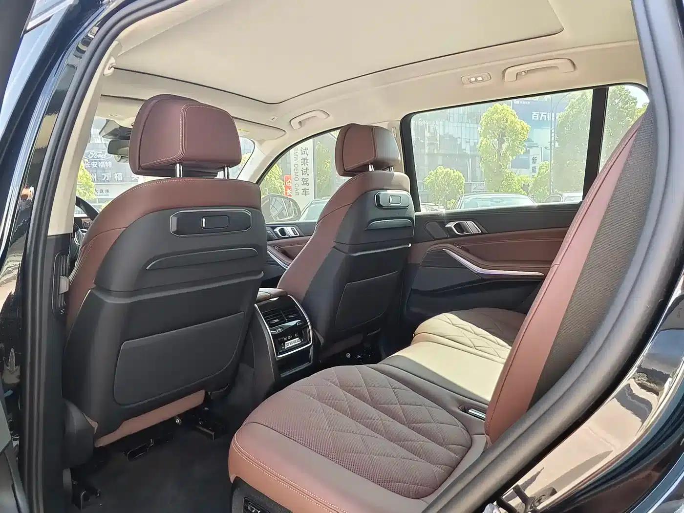 BMW X7 2024 xDrive40i Leading Luxury Package — миниатюра 12
