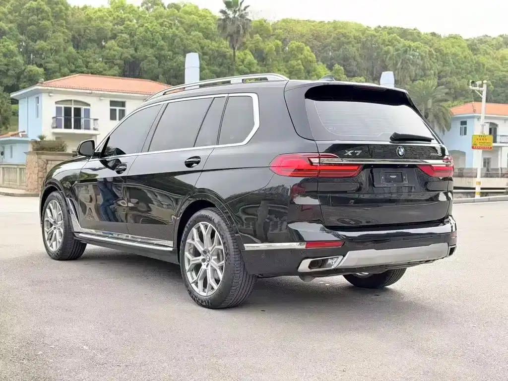 BMW X7 2021 xDrive40i Leading Luxury Package — миниатюра 3