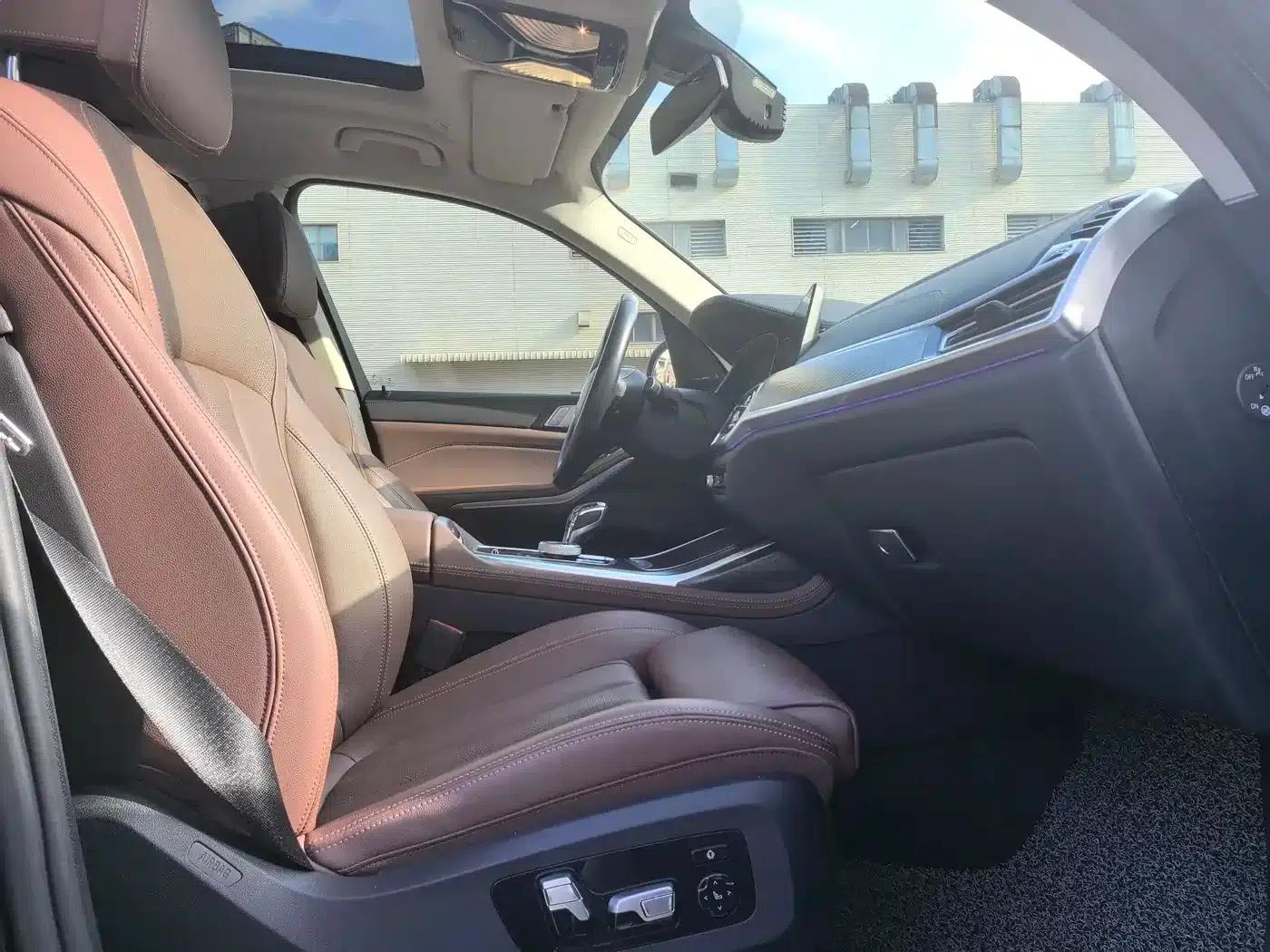 BMW X7 2020 xDrive40i Leading Luxury Package — миниатюра 17