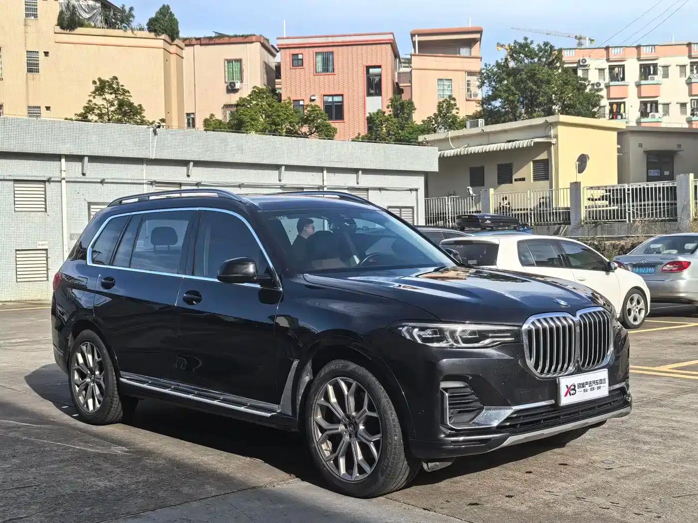 BMW X7 2020 xDrive40i Leading Luxury Package — миниатюра 10