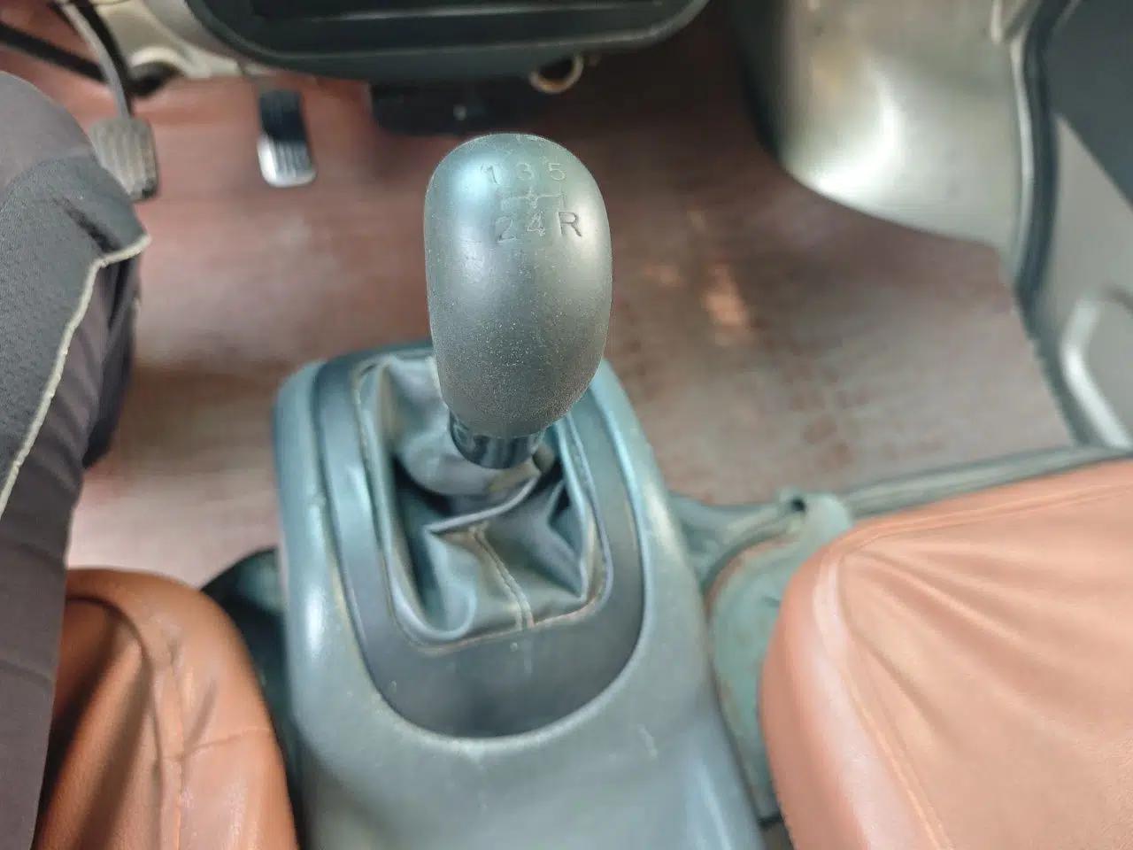 Wuling Zhiguang 2013 1.0L Practical Version — миниатюра 14