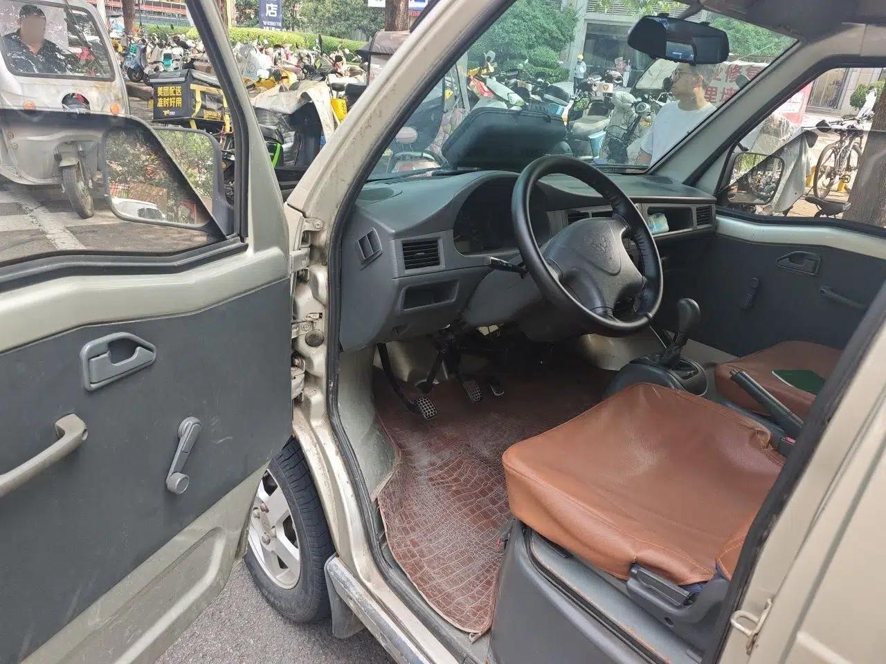 Wuling Zhiguang 2013 1.0L Practical Version — миниатюра 16