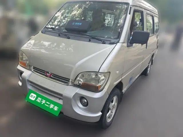 Wuling Zhiguang 2013 1.0L Practical Version