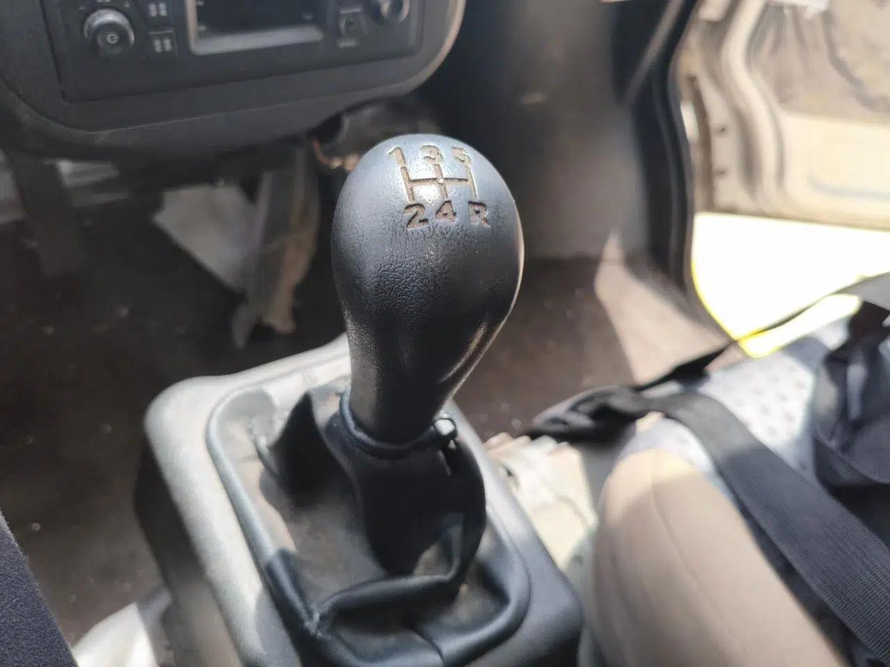 Wuling Zhiguang 2020 1.2L Practical Model China VI LSI — миниатюра 14