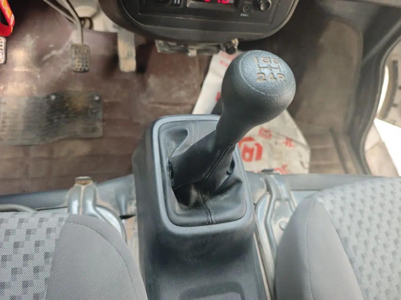 Wuling Zhiguang 2023 1.5L Practical Version 5/7 Seats — миниатюра 14