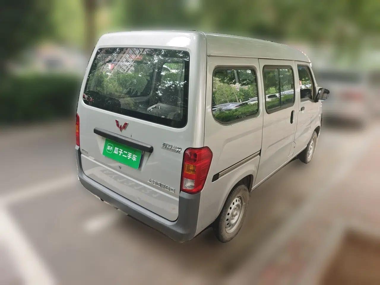 Wuling Zhiguang 2023 1.5L Practical Version 5/7 Seats — миниатюра 6