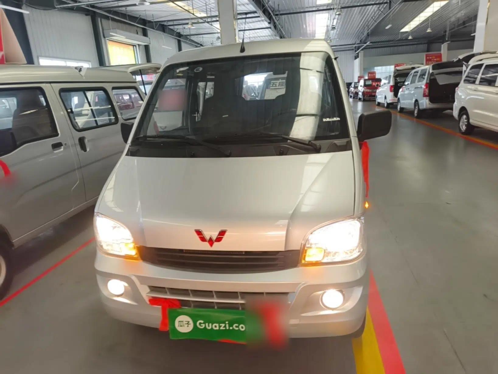 Wuling Zhiguang 2023 1.5L Practical Version 5/7 Seats — миниатюра 2