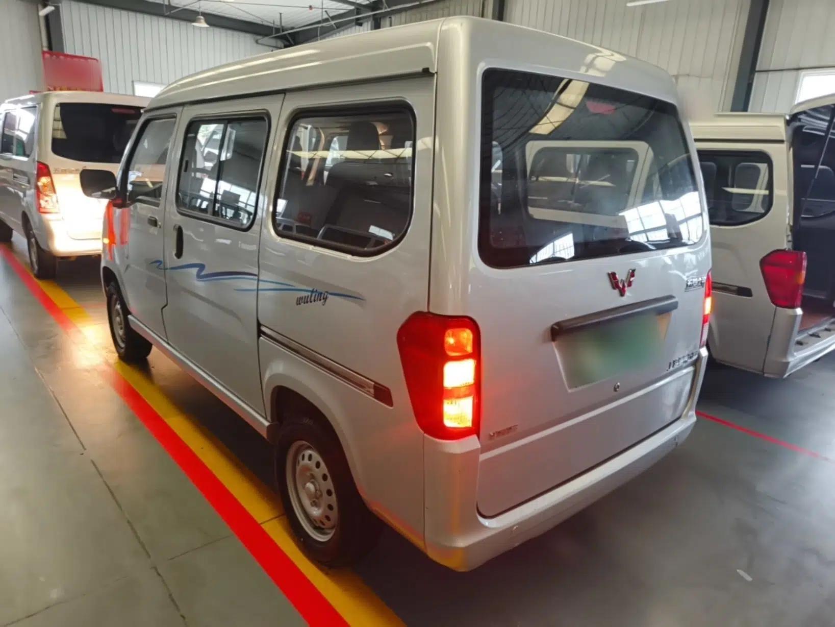 Wuling Zhiguang 2023 1.5L Practical Version 5/7 Seats — миниатюра 4