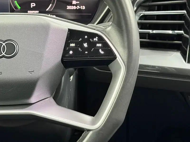 Audi Q4 e-tron 2023 Model 40 e-tron Trailblazer — миниатюра 12