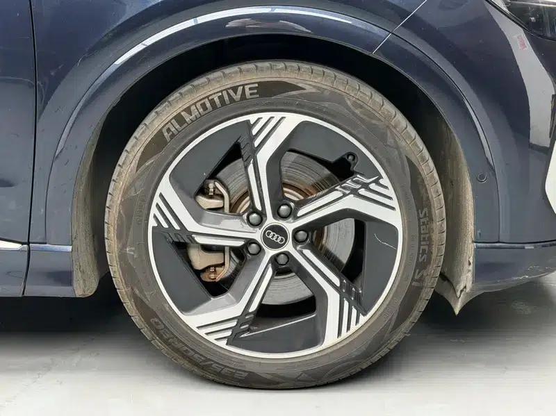 Audi Q4 e-tron 2023 Model 40 e-tron Trailblazer — миниатюра 14