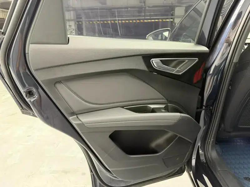 Audi Q4 e-tron 2023 Model 40 e-tron Trailblazer — миниатюра 16
