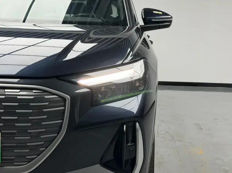Audi Q4 e-tron 2023 Model 40 e-tron Trailblazer — миниатюра 8