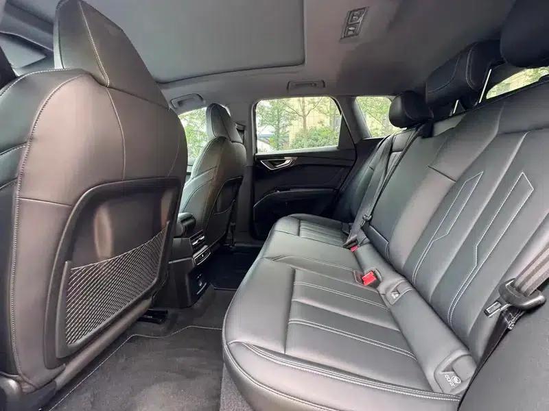 Audi Q4 e-tron 2024 Model 40 e-tron Adventure Edition — миниатюра 16