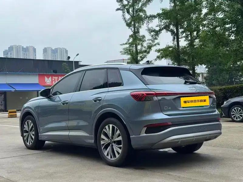 Audi Q4 e-tron 2024 Model 40 e-tron Adventure Edition — миниатюра 5