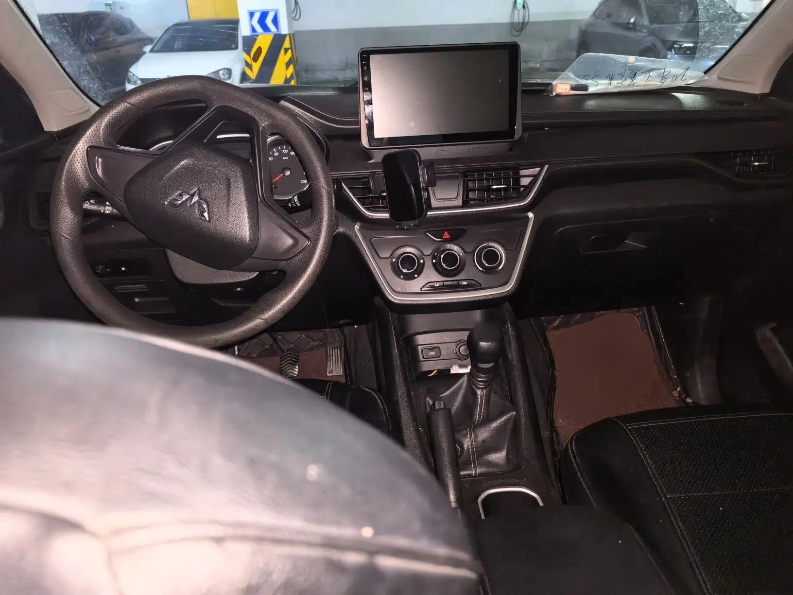 Wuling Hongguang S3 2019 1.5L Manual Comfort Model China VI Standard — миниатюра 9