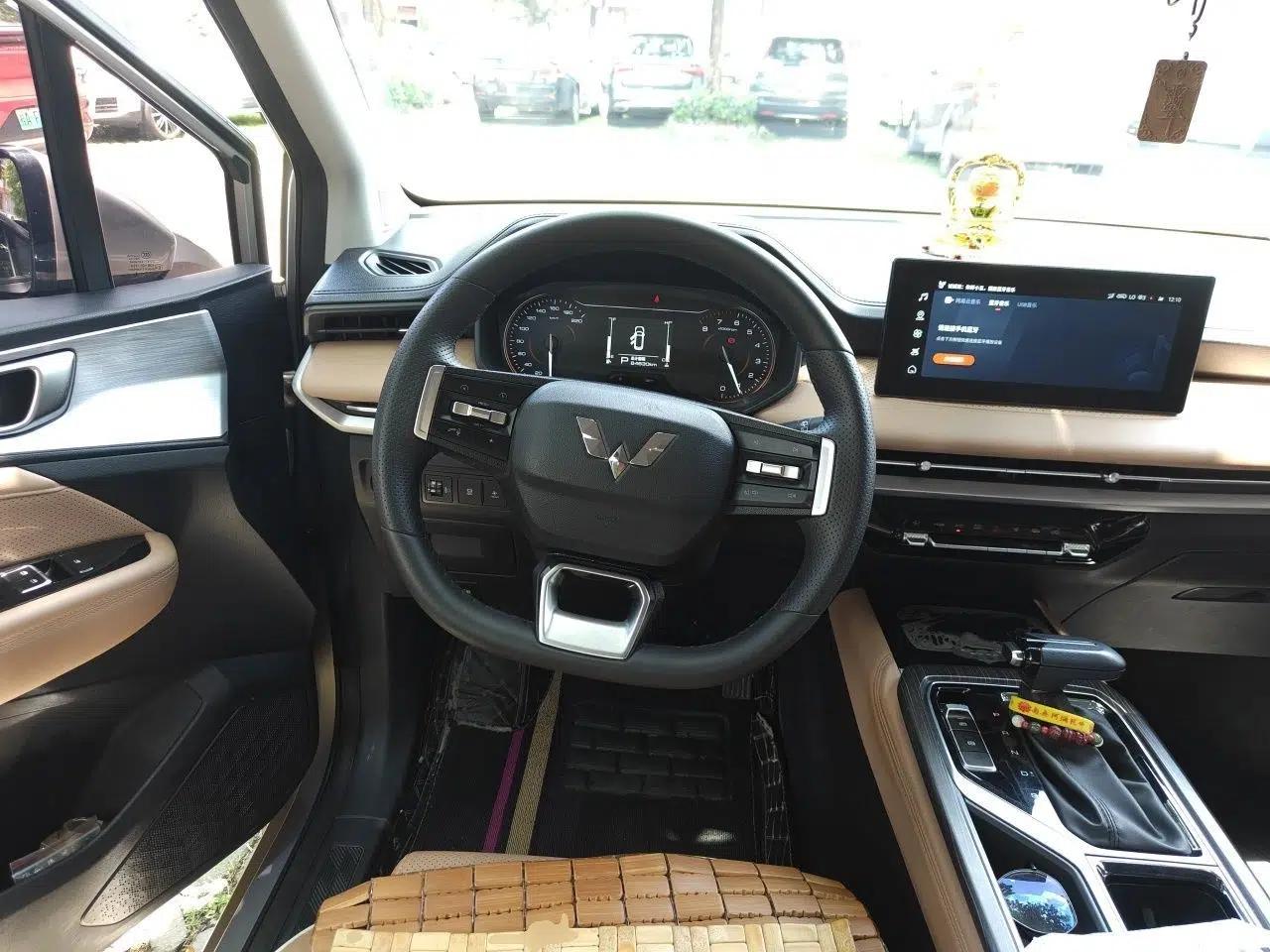 Wuling Jiachen 2022 1.5T CVT Deluxe Flagship Edition — миниатюра 10