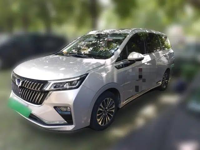Wuling Jiachen 2022 1.5T CVT Deluxe Flagship Edition