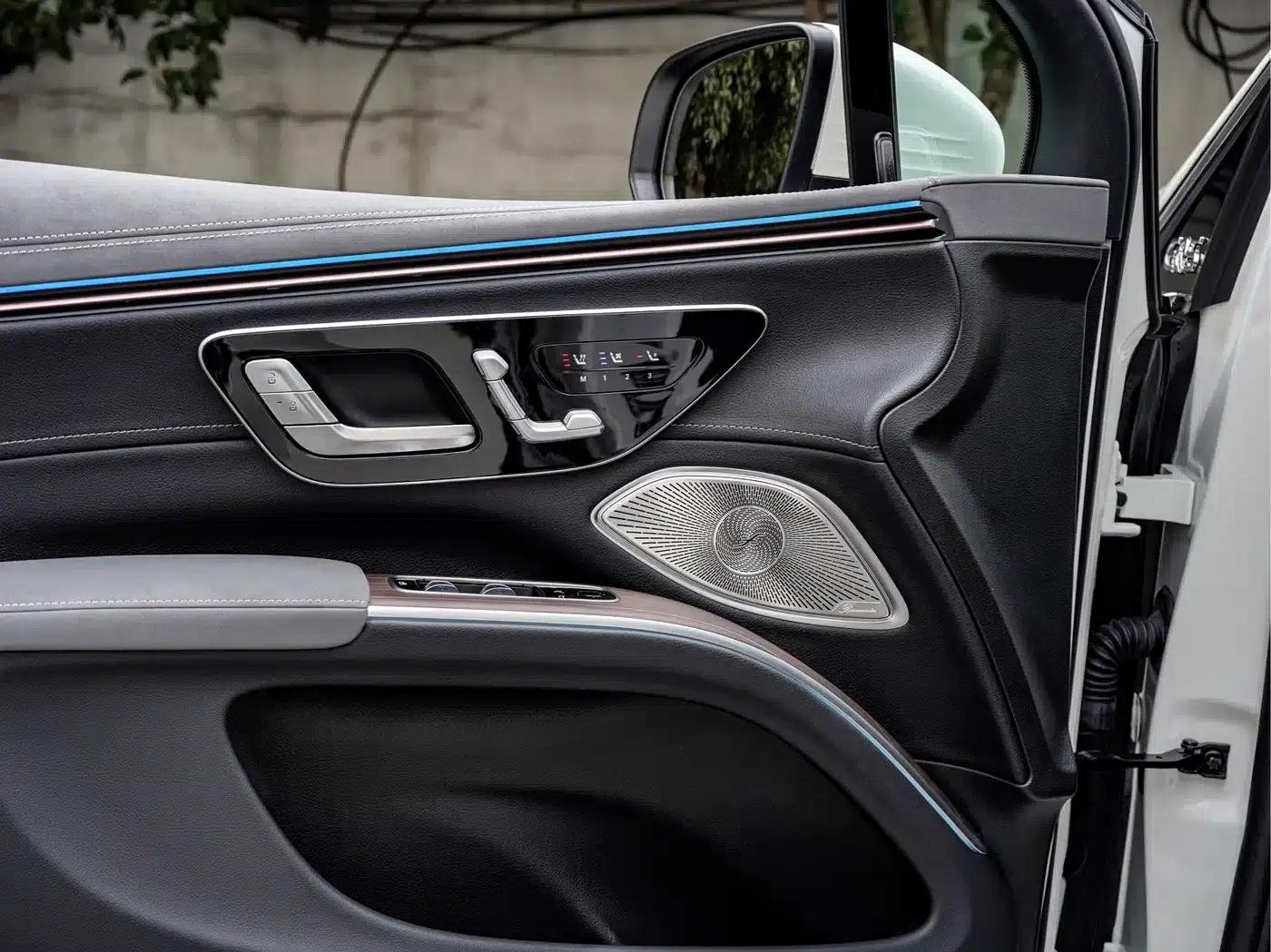 Mercedes-Benz EQS SUV 2023 450 4MATIC Pioneer Edition — миниатюра 16