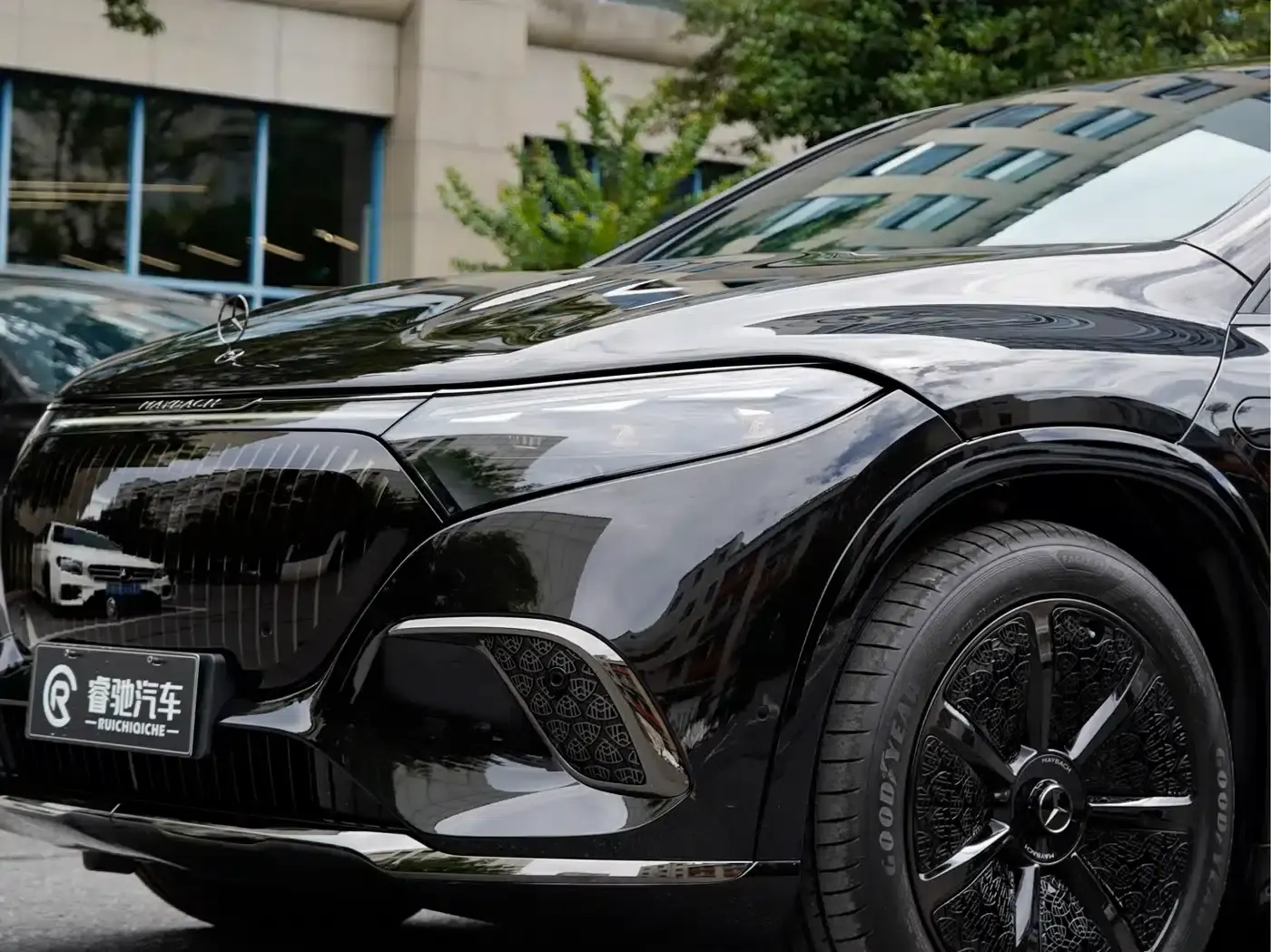 Maybach EQS SUV 2024 EQS 680 Elegant Edition — миниатюра 3