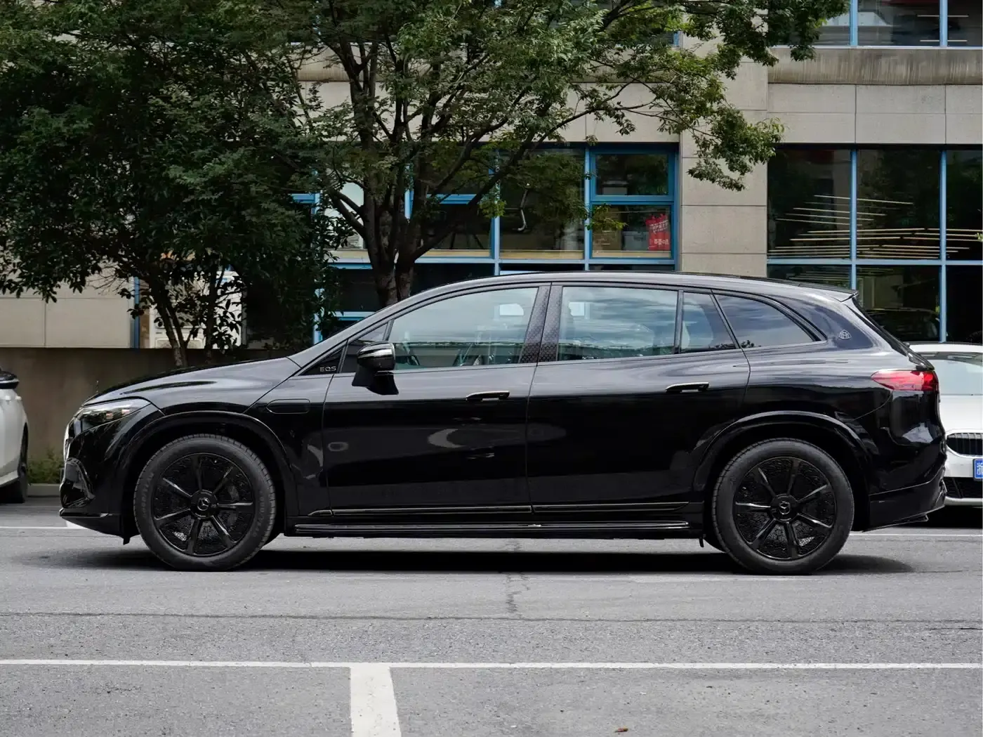 Maybach EQS SUV 2024 EQS 680 Elegant Edition — миниатюра 5