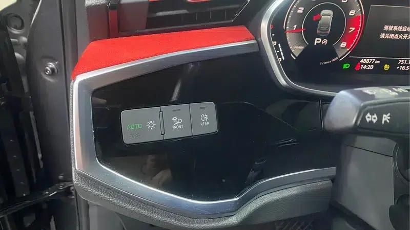 Audi Q3 Sportback 2022 40 TFSI Fashion Edition — миниатюра 17