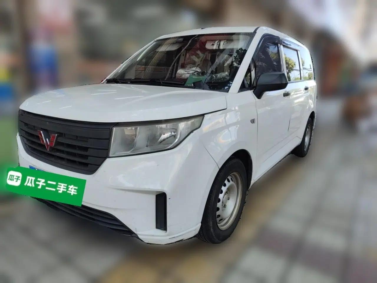 Wuling Hongguang PLUS 2019 1.5T Manual Standard Version 8 Seats — миниатюра 1