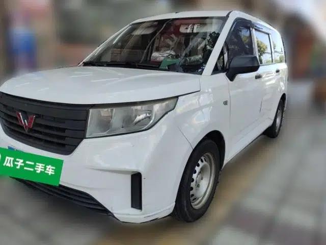 Wuling Hongguang PLUS 2019 1.5T Manual Standard Version 8 Seats